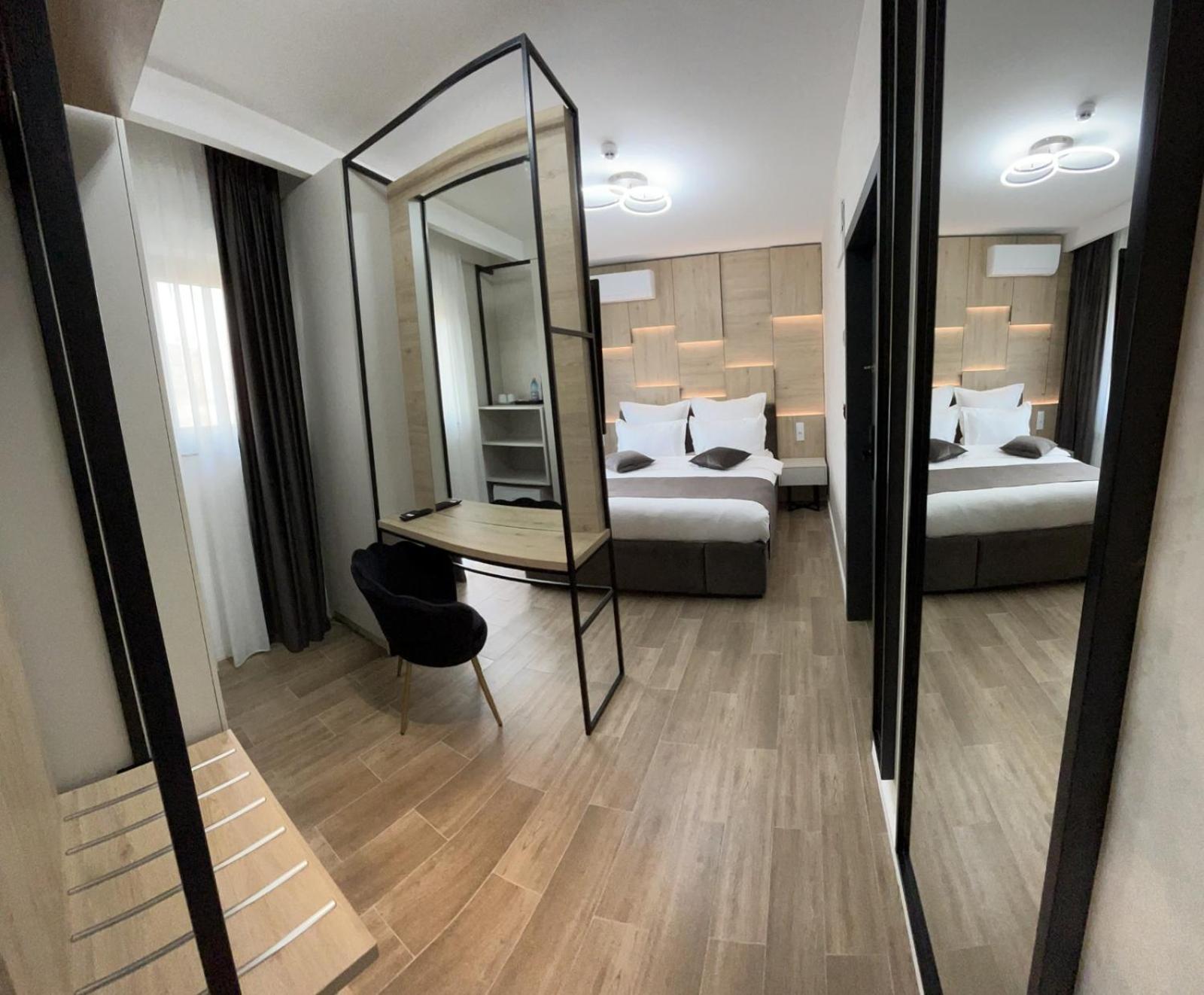 Monarc Boutique Aparthotel - Self Check-In Visan Exterior photo