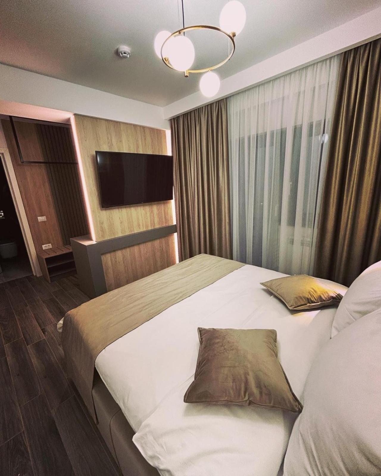 Monarc Boutique Aparthotel - Self Check-In Visan Exterior photo